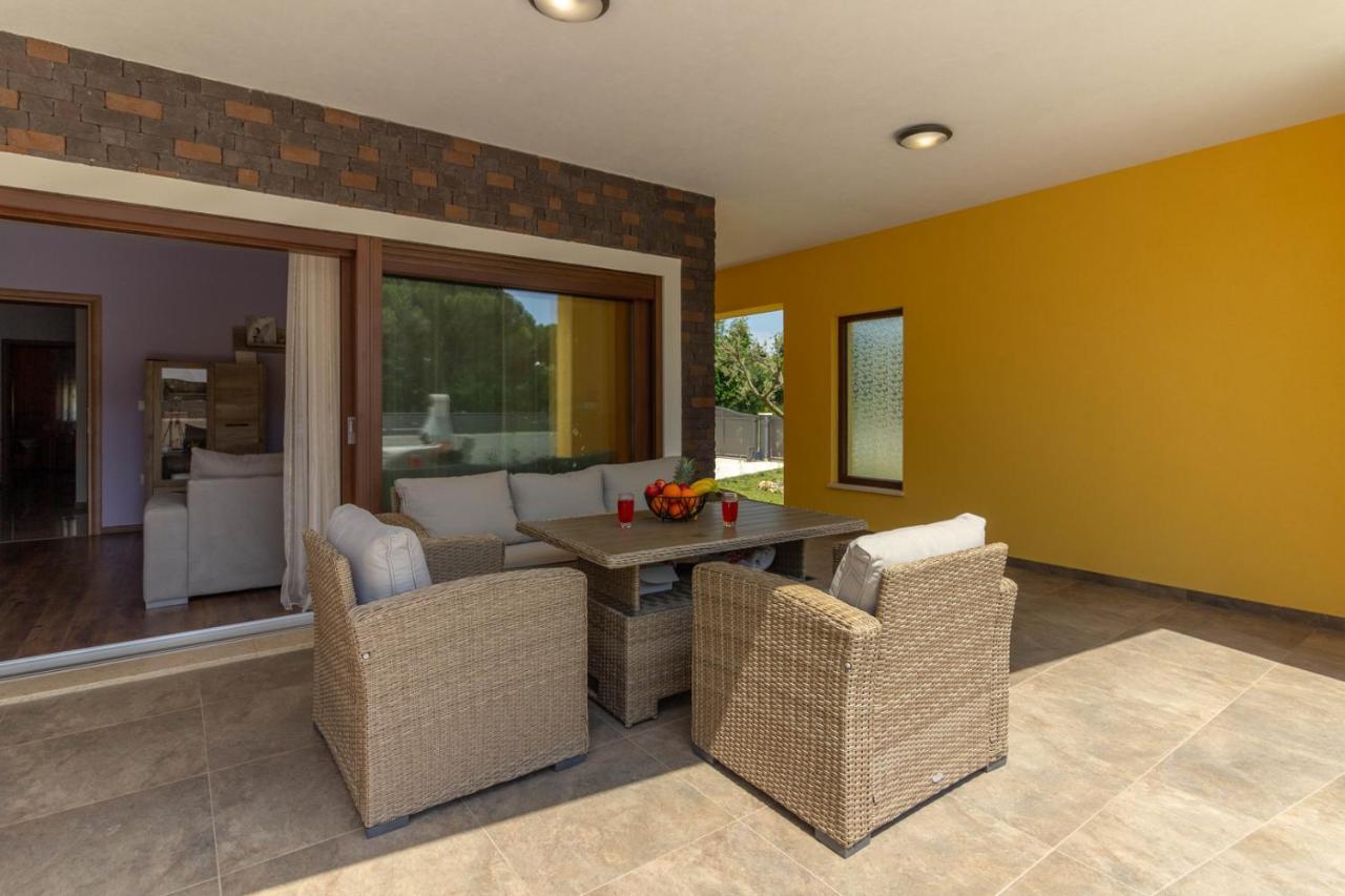 Modern Villa Eve In Medulin With Pool Near The Beach 외부 사진