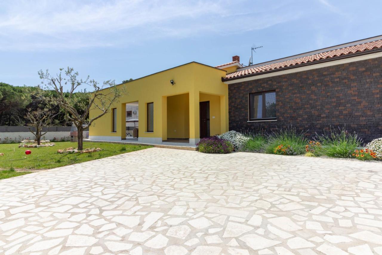 Modern Villa Eve In Medulin With Pool Near The Beach 외부 사진