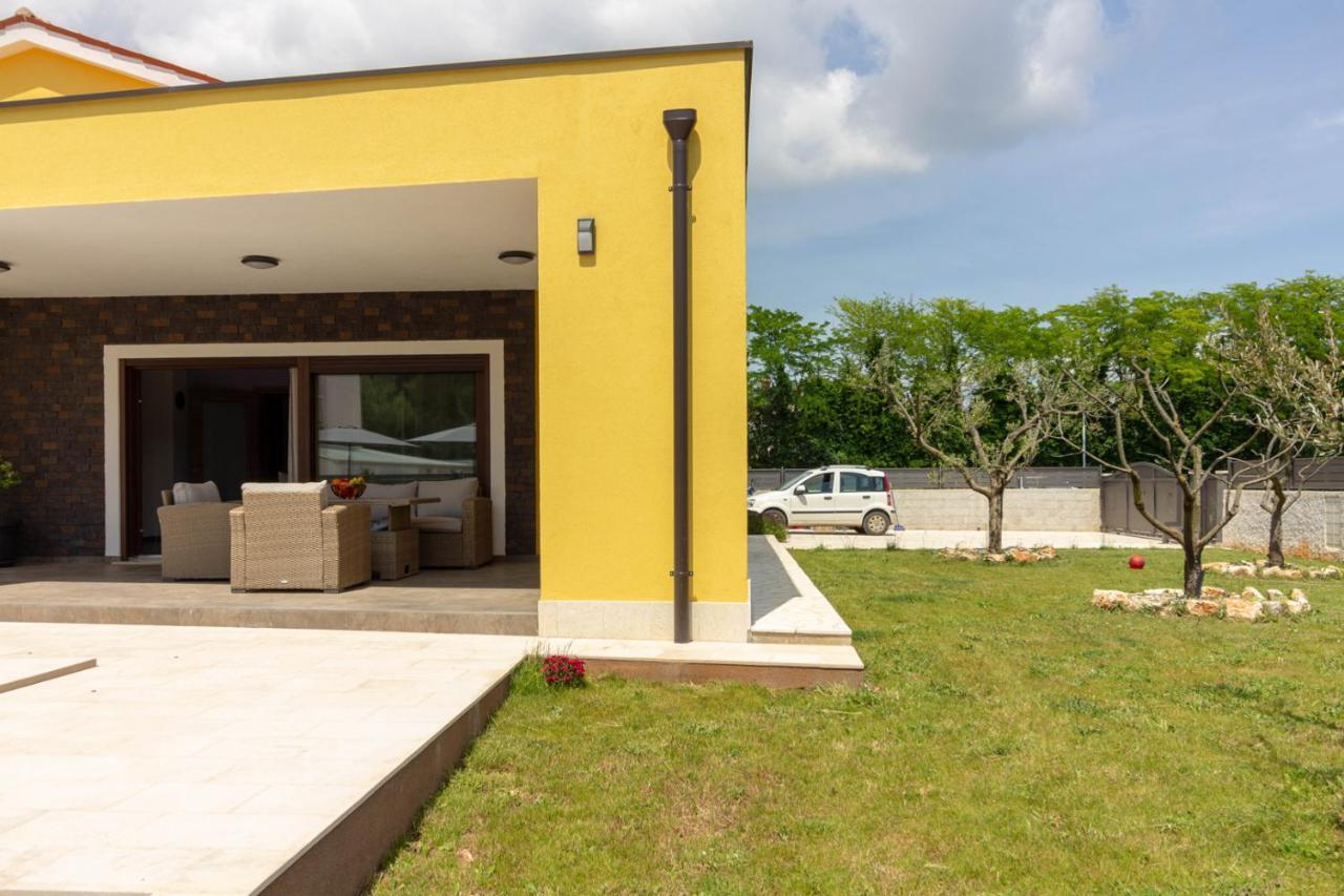 Modern Villa Eve In Medulin With Pool Near The Beach 외부 사진
