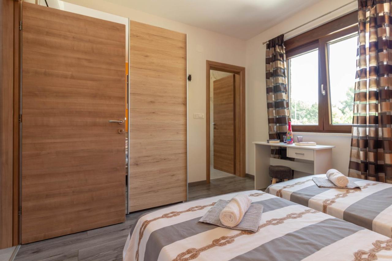 Modern Villa Eve In Medulin With Pool Near The Beach 외부 사진