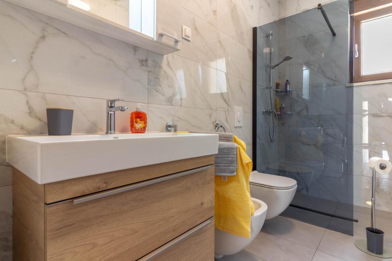 Modern Villa Eve In Medulin With Pool Near The Beach 외부 사진